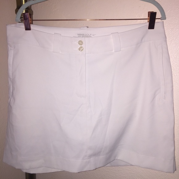 white nike golf shorts